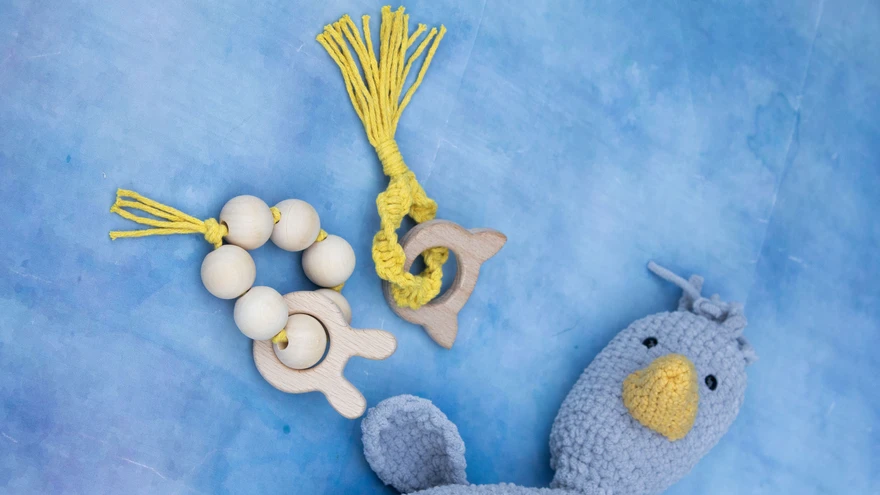 Siidine puidust rõngas ja toekas makrameenöör