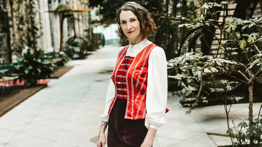 Rahvuslikust mudelist inspiratsiooni saanud moodne versioon