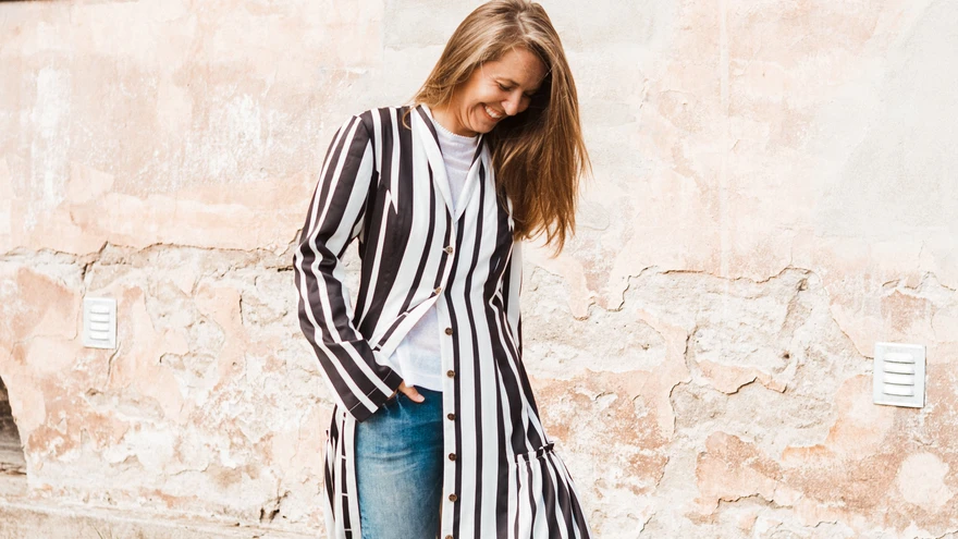 Mõnus siidine kangas ja satsiline, lenduv kleidi alläär