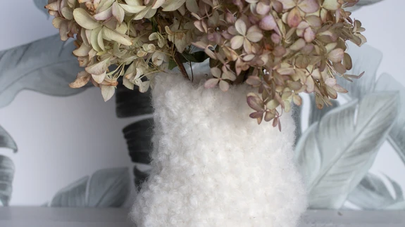 Lilled pehmes embuses