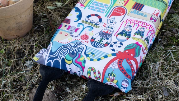 Pehme padjaga on mugav aiandada