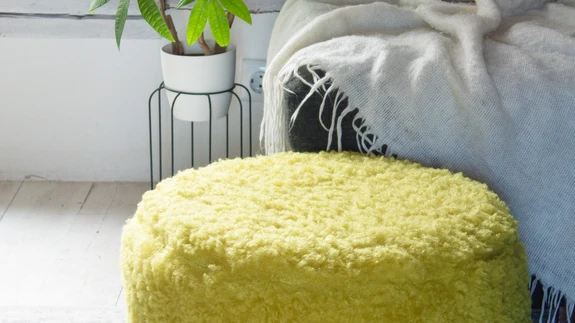 Pontsakas tumba elutuppa