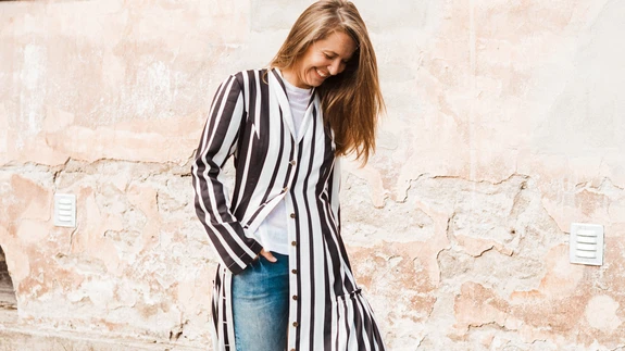 Mõnus siidine kangas ja satsiline, lenduv kleidi alläär