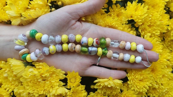 Esimesed enda tehtud helmed ongi valmis!