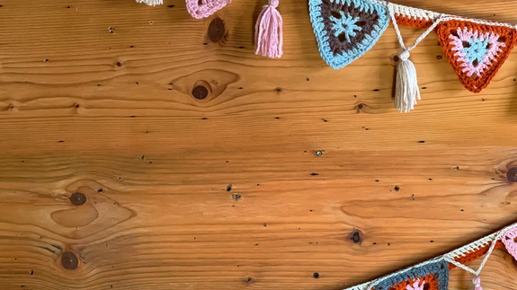 Lõngajääkidest lipukettAutor: Mai-Liis Raidaru