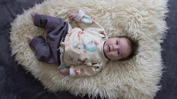 Rulluvate servadega pusa Autor: Ruth SotnikModell: Mirell