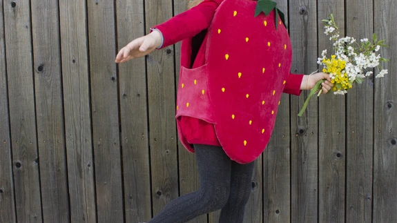 Maasika kostüüm lapseleAutor: Piret MellikModell: Gudrun