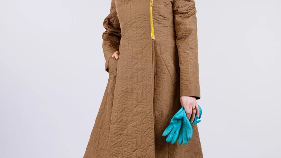 HÄNDADEGA MANTEL. Idee ja teostus: Kristiina Nemirovitš-Dantšenko