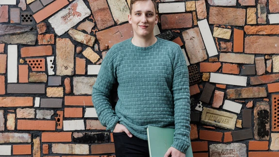 Reljeefne meeste sviiterAutor: Anna Verschik, Anna Knitting DesignModell: Toomas